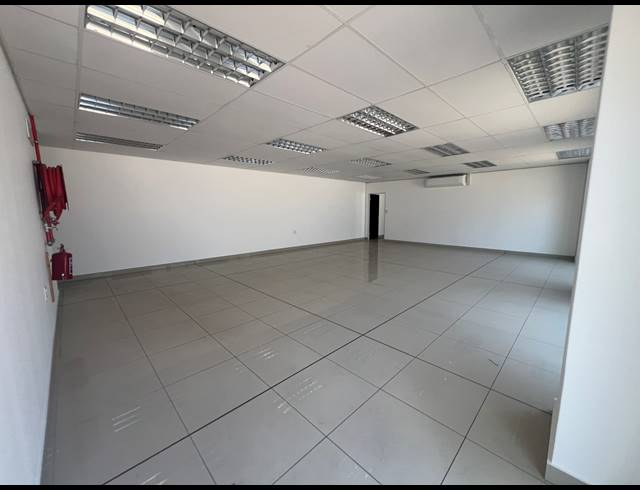 450M² WAREHOUSE TO LET IN KYA SANDS